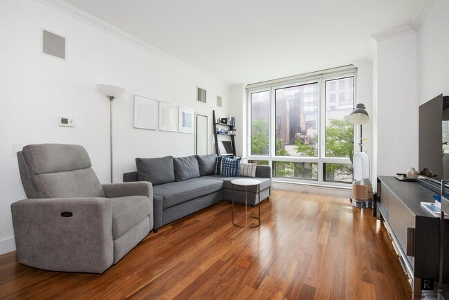 property at 250 E 53rd St