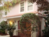 6570 W Sample Rd in Coral Springs, FL - Building Photo - Building Photo