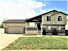 1163 780 W in Clinton, UT - Building Photo