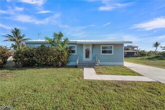 2880 Eighth Ave in Saint James City, FL - Building Photo - Building Photo