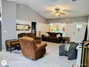 19370 St Benedict Dr in Dunnellon, FL - Foto de edificio - Building Photo