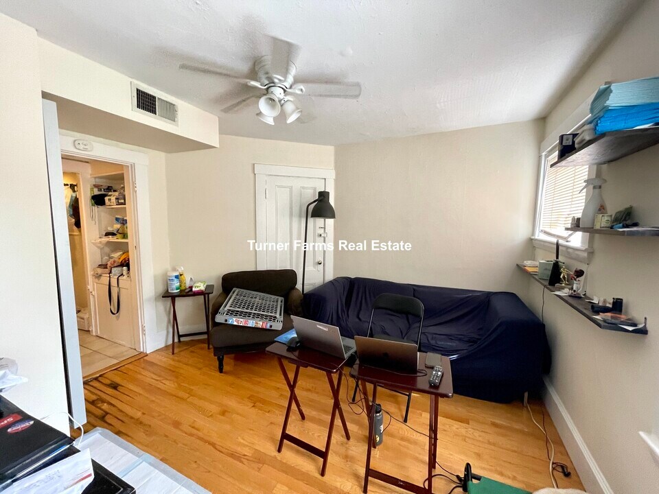 19 Bay St, Unit 2L in Cambridge, MA - Foto de edificio