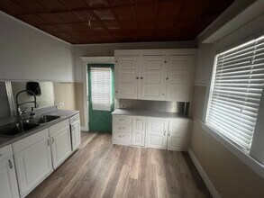 1316 W 91st St, Unit #2 in Cleveland, OH - Foto de edificio - Building Photo