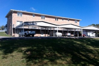 Golden Eagle Apartments in Greeneville, TN - Building Photo - Building Photo