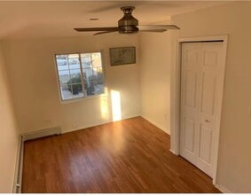 11605 150th Ave, Unit Floor 2 in South Ozone Park, NY - Building Photo - Building Photo