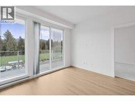 3075 Murray St in Port Moody, BC - Building Photo