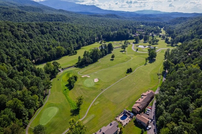 4164 Old Webb Creek Rd in Sevierville, TN - Building Photo - Building Photo
