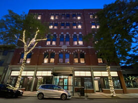 Red Oak at 83 Hanover Street Apartments