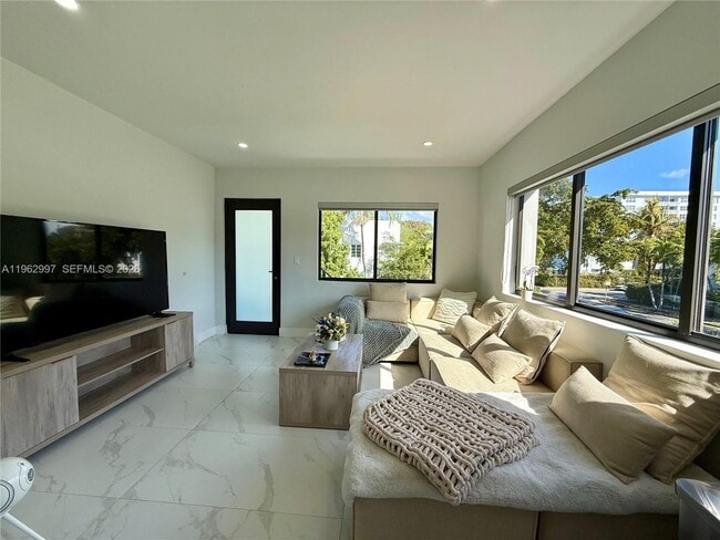 property at 944 Jefferson Ave