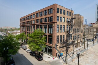 2255 S Michigan Ave in Chicago, IL - Building Photo - Building Photo