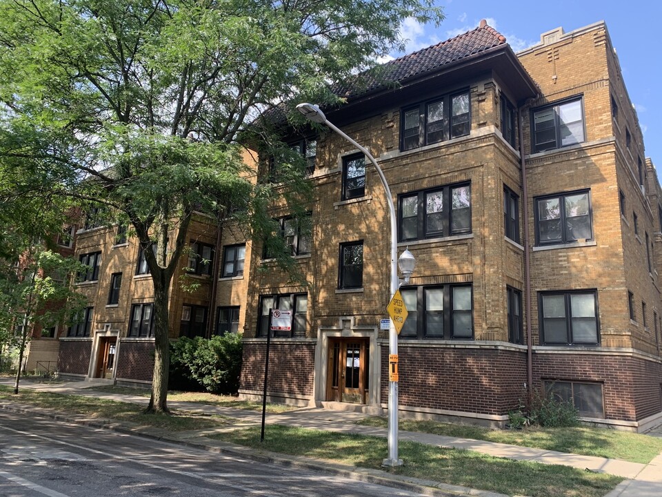 5354 N Winthrop Ave in Chicago, IL - Building Photo