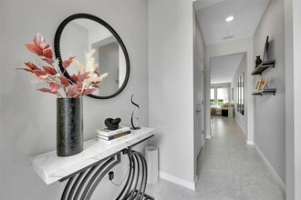 6112 Rancho Ln in Greenacres, FL - Foto de edificio - Building Photo