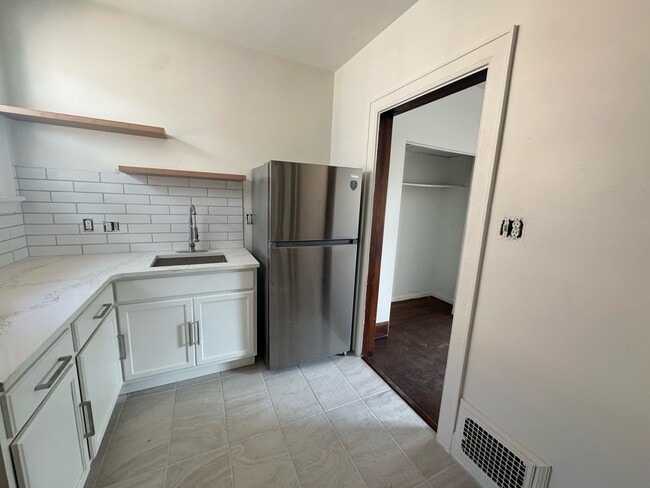 property at 3745 Saint Lawrence Ave