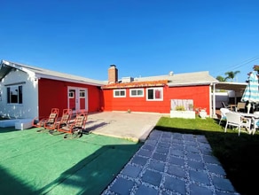 8871 Belmont St in Cypress, CA - Foto de edificio - Building Photo