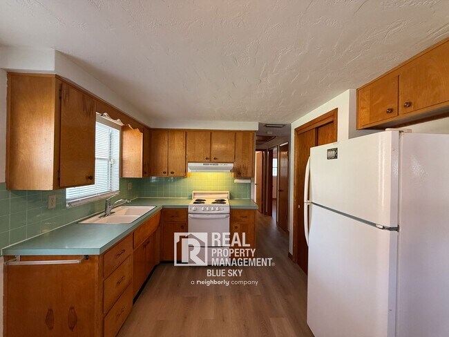 5916 Nebraska Ave in New Port Richey, FL - Building Photo - Building Photo