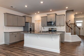437 Yellow Fox Rd in Greer, SC - Building Photo - Building Photo