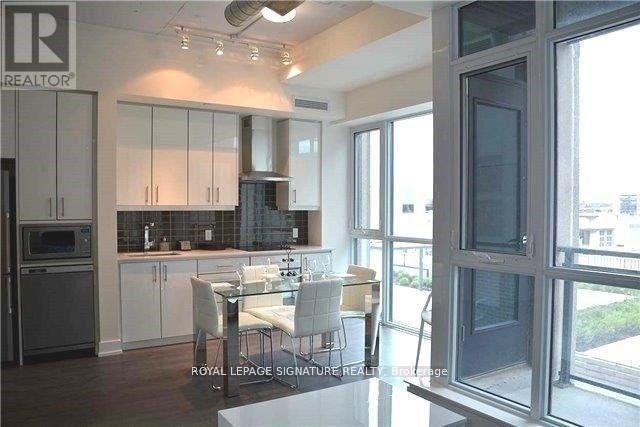 75 The Donway W in Toronto, ON - Building Photo - Building Photo