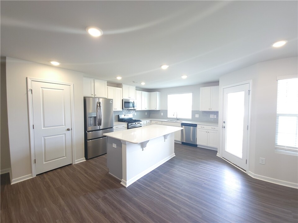545 Brasstown Ct in Pendleton, SC - Building Photo