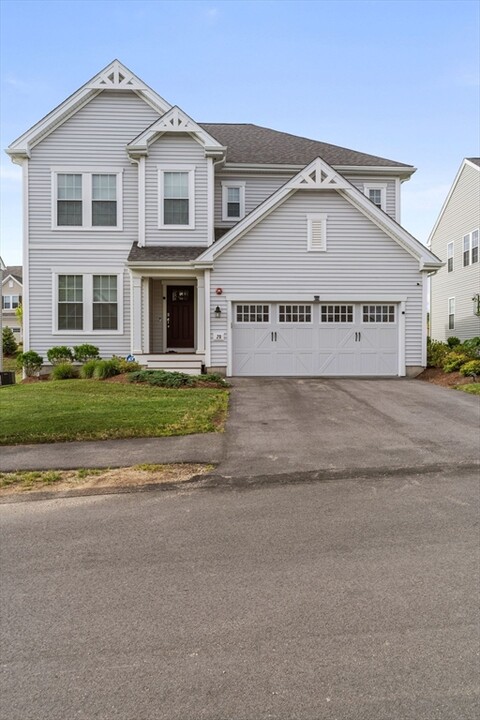 20 Cherry Ln in Hopkinton, MA - Building Photo