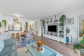 2855 Garden Dr S in Lake Worth Beach, FL - Building Photo - Building Photo