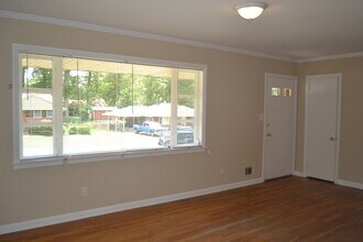 1161 Oakview Dr in Smyrna, GA - Building Photo - Building Photo