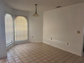 925 Derbyshire Dr in Kissimmee, FL - Building Photo - Building Photo