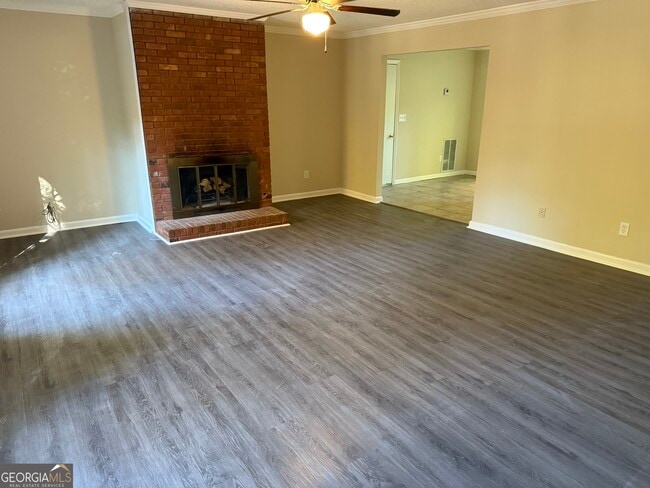 888 Timbercrest Ct in Lithonia, GA - Building Photo - Building Photo