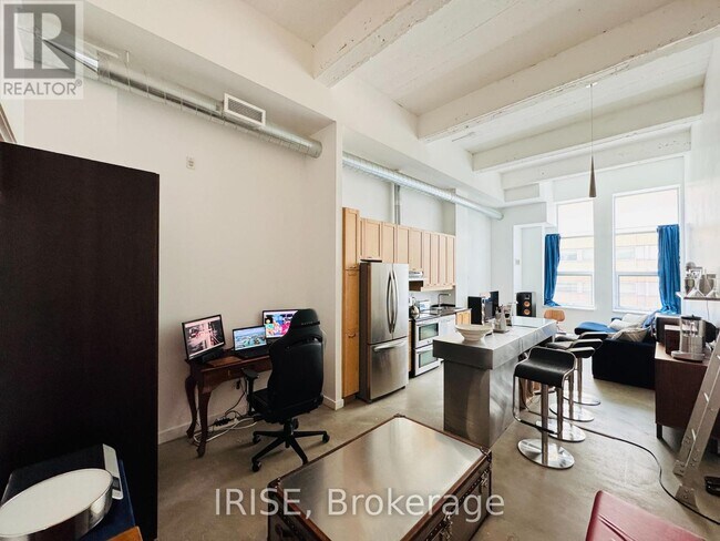 property at 135-135 Dalhousie St