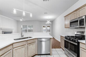 2808 Kestrel Dr in Austin, TX - Building Photo - Building Photo