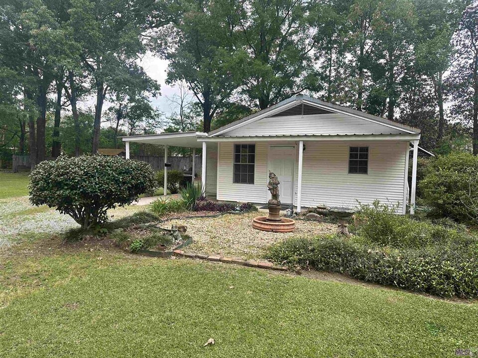 9231 Smith LaneGuest House in Baton Rouge, LA - Building Photo