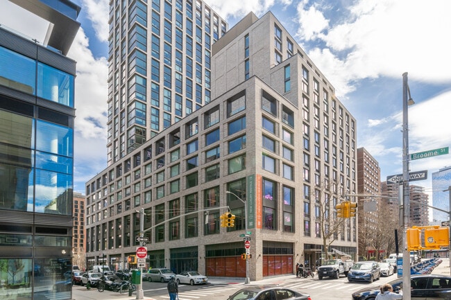 Norfolk Senior Housing Building in New York, NY - Foto de edificio - Building Photo