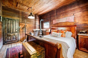 7491 St Helena Hwy in Napa, CA - Building Photo