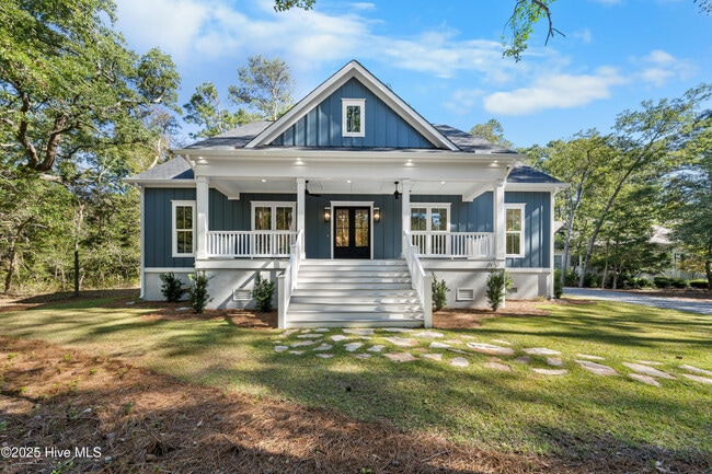 property at 673 Carolina Bay Ct