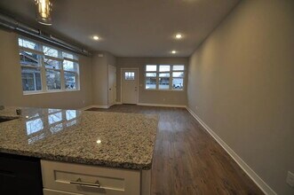 2715 30th Ave S in Minneapolis, MN - Building Photo - Building Photo