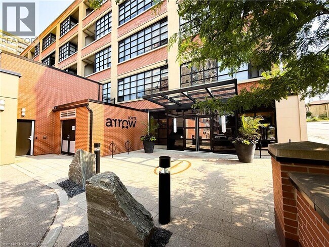 112 Benton St in Kitchener, ON - Building Photo - Building Photo