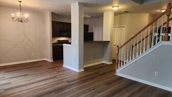 897 Ivydale Ln in Lawrenceville, GA - Building Photo