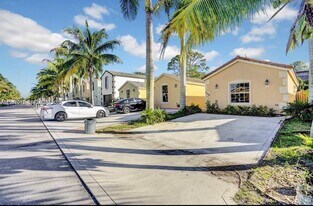 4728 Clemens St in Greenacres, FL - Building Photo