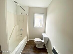 501 E Broad St-Unit -B in Elizabeth City, NC - Building Photo - Building Photo