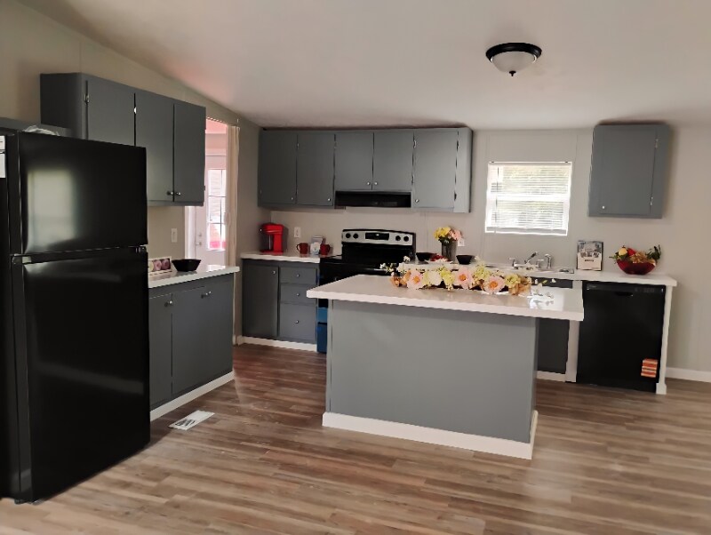 138 Rainbow Dr in Belton, MO - Building Photo