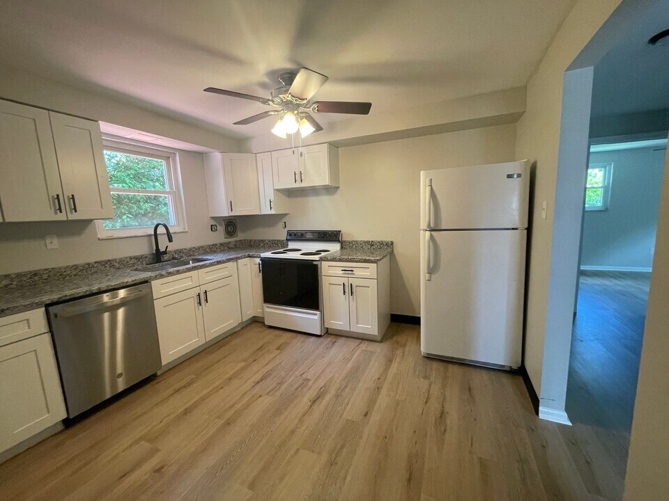 112 Woodlawn Ave in Pittsburgh, PA - Building Photo