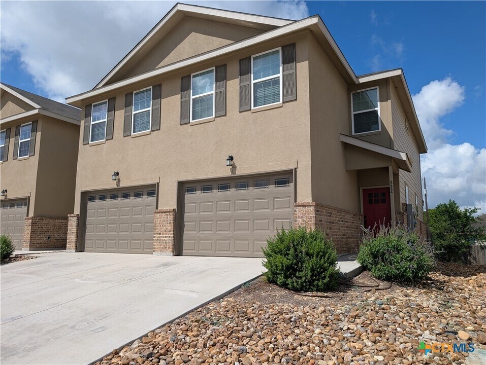 322 Untermaier St in New Braunfels, TX - Building Photo