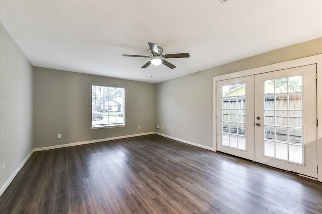 10015 Valley Lake Dr in Houston, TX - Building Photo - Building Photo