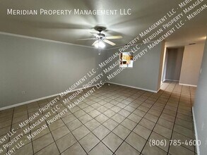 533 N Clinton Ave in Lubbock, TX - Building Photo - Building Photo