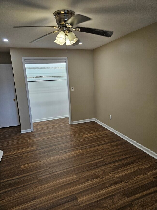 17 Prospect St, Unit Three in Highland Falls, NY - Building Photo - Building Photo