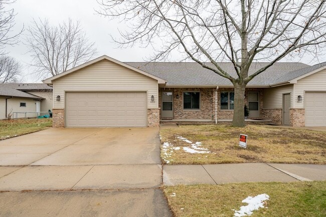 3610 N Marcos Ln in Appleton, WI - Building Photo - Building Photo