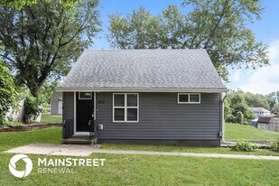 1411 Randall Rd in Independence, MO - Building Photo