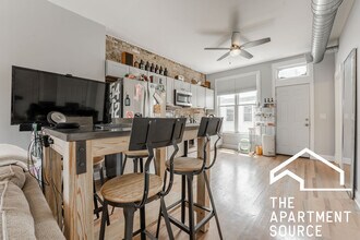 731 W Ohio St, Unit 3 in Chicago, IL - Foto de edificio - Building Photo