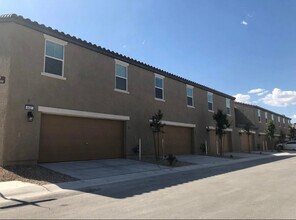 4625 Woolcomber St in Las Vegas, NV - Foto de edificio - Building Photo