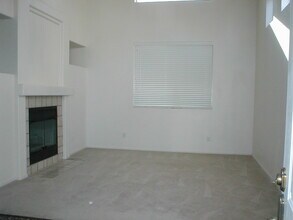 628 Rolling Valley Way in Henderson, NV - Building Photo - Building Photo