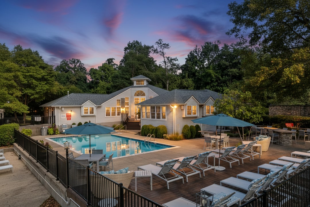 The Retreat at Stillmeadow in Cincinnati, OH - Building Photo
